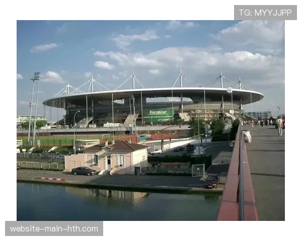 法兰西大球场启动座椅翻新,为2027年欧冠决赛做准备 法兰西大球场启动座椅翻新,为2027年欧冠决赛做准备